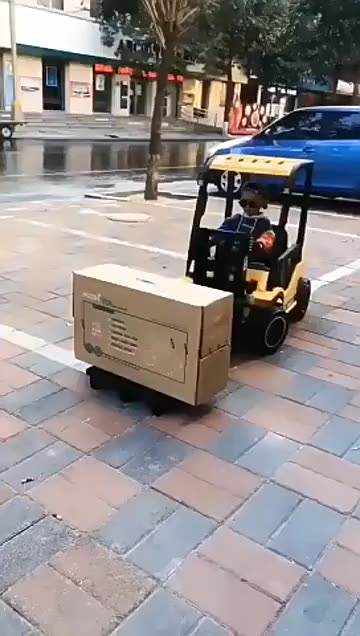 Children's Electric Forklift with Two Real Doors and Large LED Lights Children's Electric Car